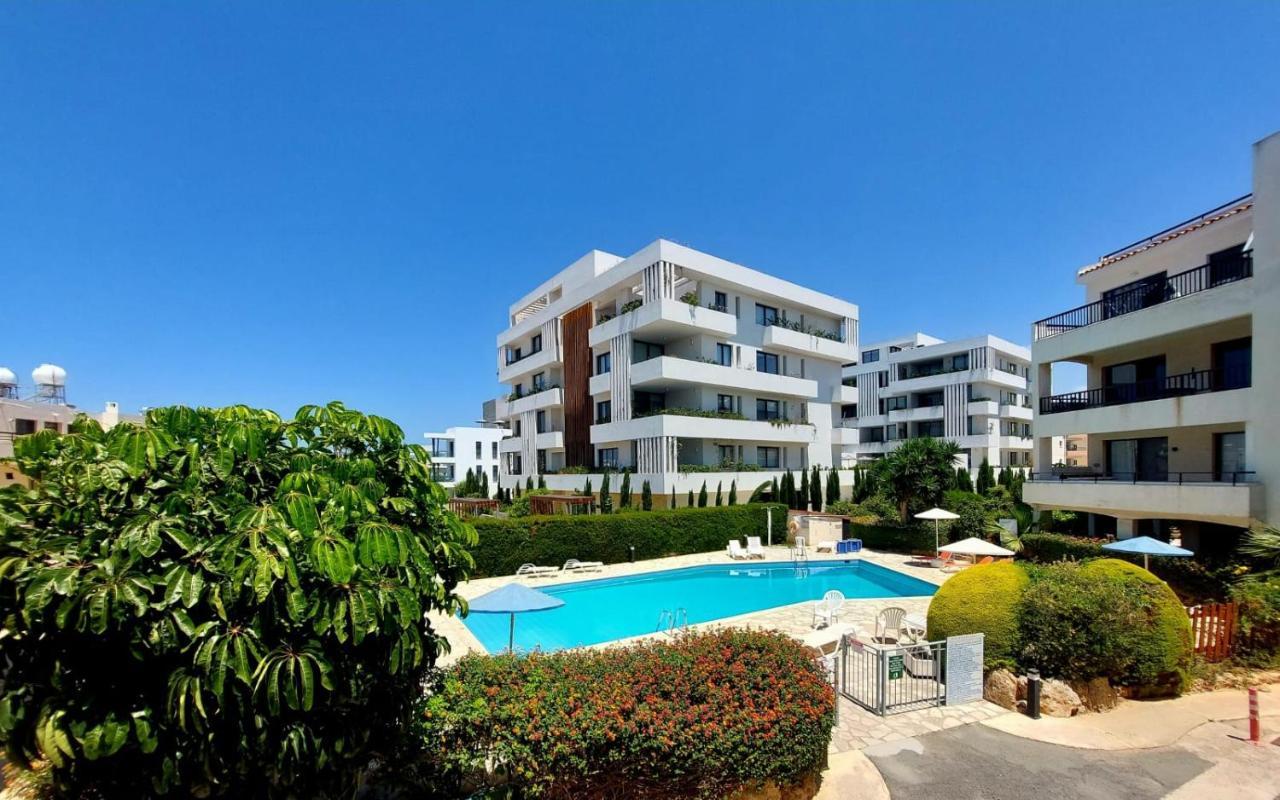 1st Floor 1st Class Pool View Apt. * Пафос
