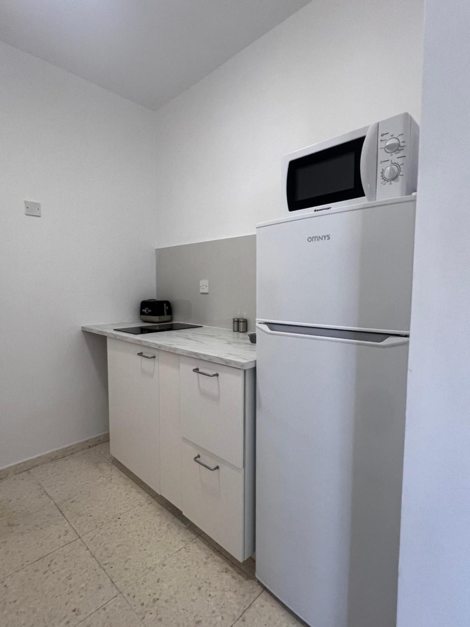Апартаменти 1st Floor 1st Class Pool View Apt. *